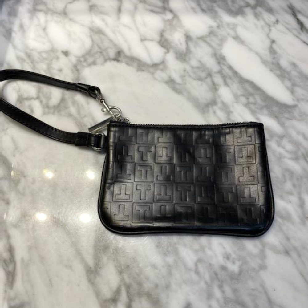 Tupperware brand wristlet